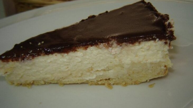 ציפוי שוקולד מרירר 800x600 2 730x410 - עוגת גבינה בחושה עם קרם חלבי עשיר