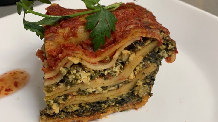 תרד וטופו 1 730x410 - לזניה תרד טופו וגבינה ברוטב אדום, טבעוני